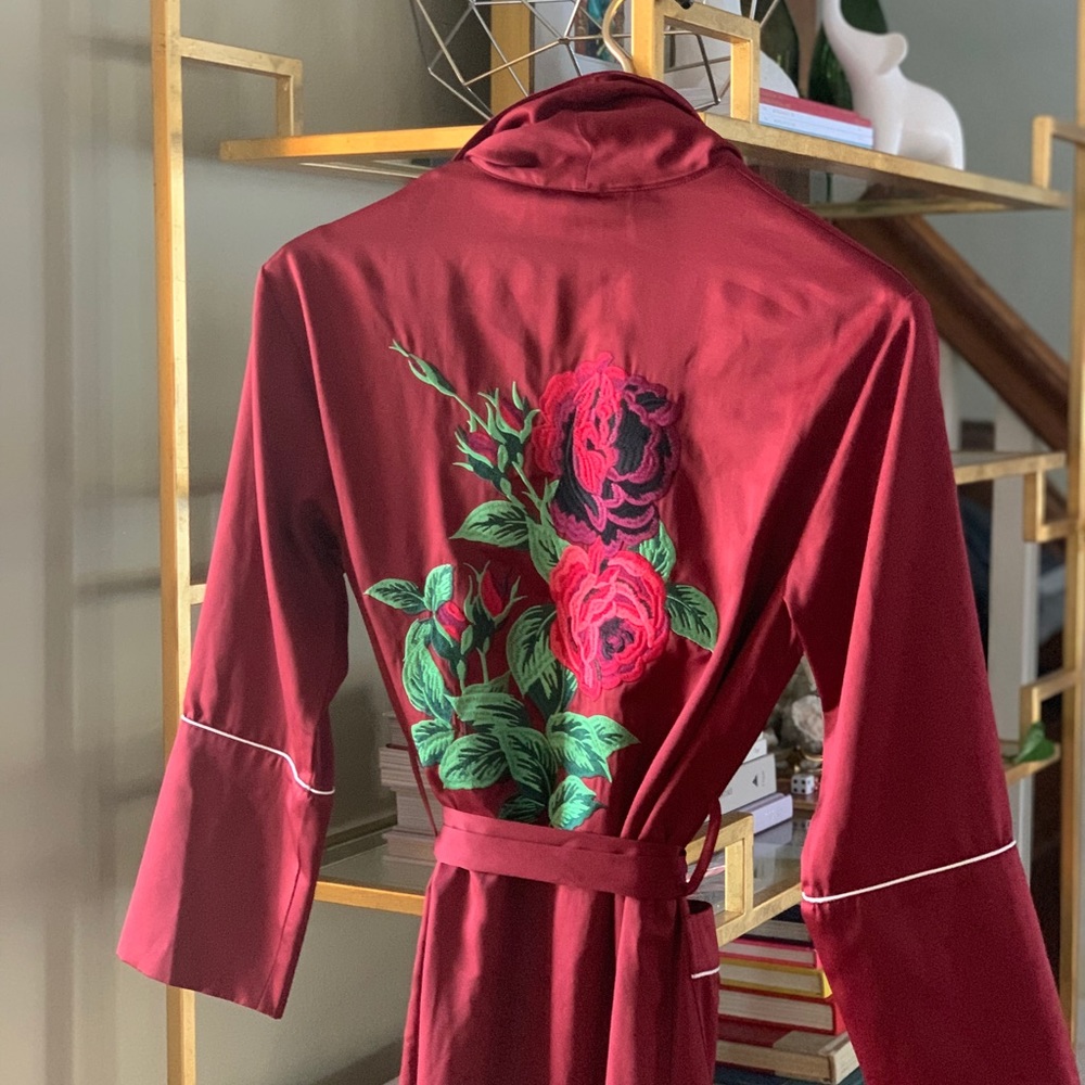 Robe - Picture 4 of 4